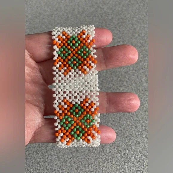 Colorful Beaded Bracelet - Picture 2 of 4